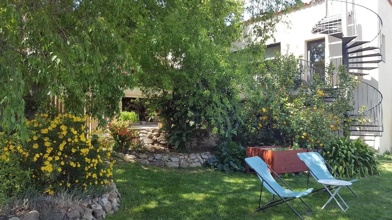 La Casa Dels Lledoners Bed & Breakfast Masarach